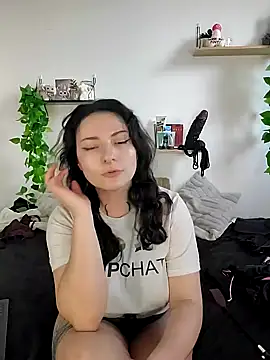 Snapshot of Moxxxie chatting on 03.22.25 Moxxxie online show from 03.22.25