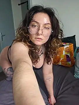 Snapshot of Moxxxie chatting on 09.20.25 Moxxxie online show from 09.20.25