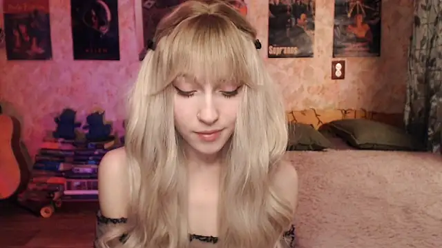 Friendly Ellie online show from 02.12.25