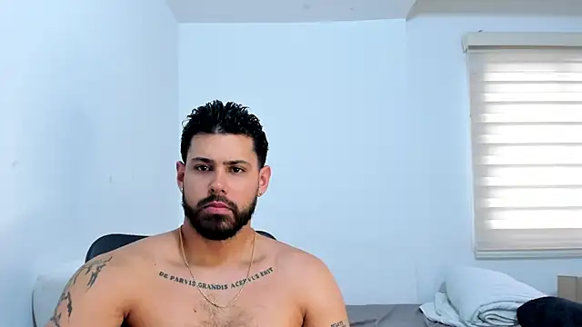 Justyn Torres online show from 10.21.25