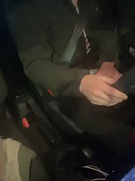 Snapshot of agitnizci13 chatting on 12.04.25 agitnizci13 online show from 12.04.25