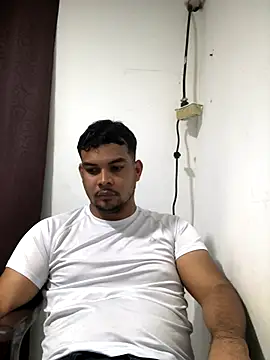 Snapshot of ElsecretodeBruno chatting on 09.10.25 ElsecretodeBruno online show from 09.10.25