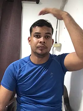 Snapshot of ElsecretodeBruno chatting on 09.13.25 ElsecretodeBruno online show from 09.13.25