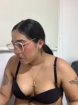 Amandanauty online show from 12.17.24