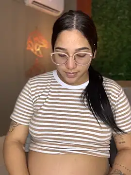 Amandanauty online show from 02.17.25