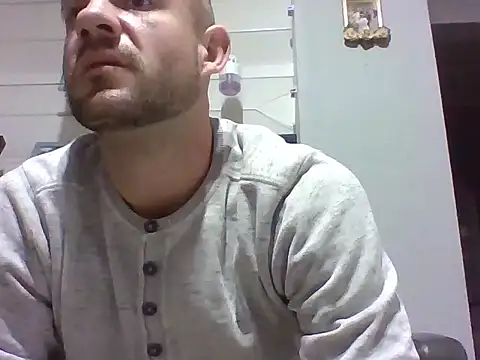 Snapshot of aroj95 chatting on 11.23.25 aroj95 online show from 11.23.25