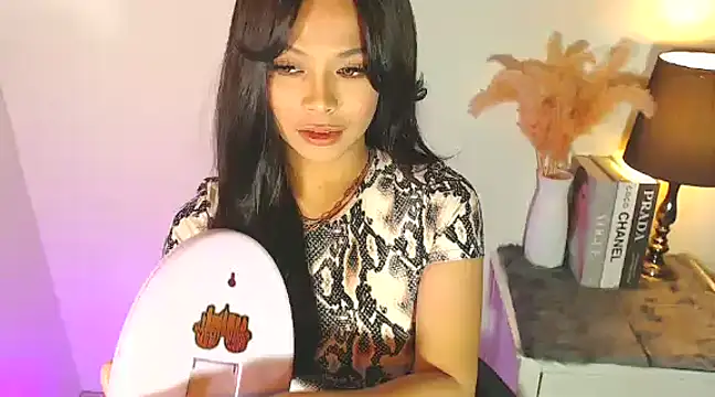 MajesticKitana online show from 03.14.25