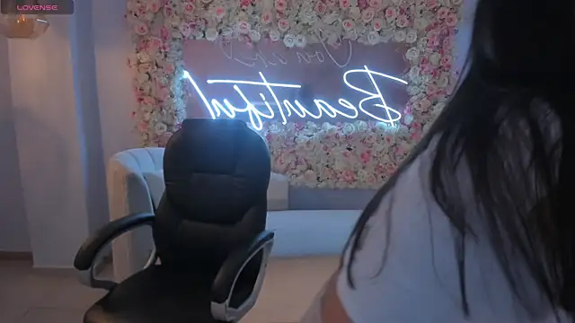 MarieJaneX online show from 12.19.24