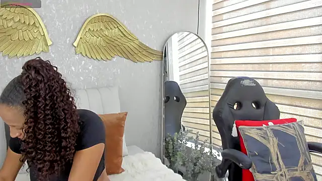 EmmaFerrary online show from 04.16.26