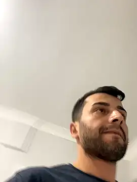 Snapshot of Emre-34 chatting on 11.12.25 Emre-34 online show from 11.12.25