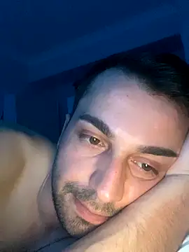 Snapshot of Emre-34 chatting on 11.18.25 Emre-34 online show from 11.18.25