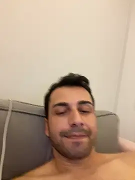 Snapshot of Emre-34 chatting on 11.25.25 Emre-34 online show from 11.25.25