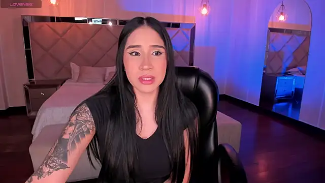 NickyLawson online show from 10.11.25