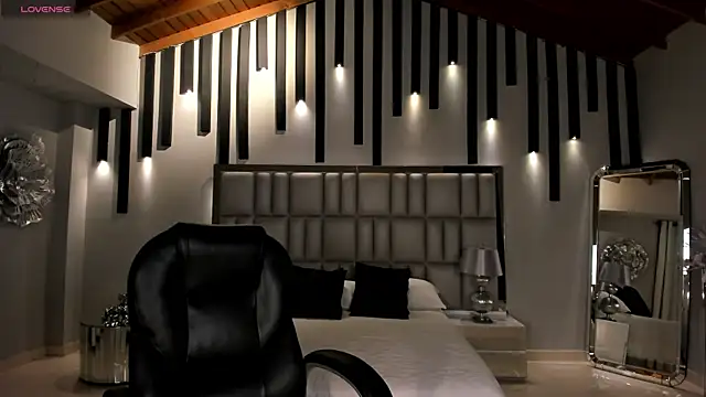 NickyLawson online show from 11.30.25