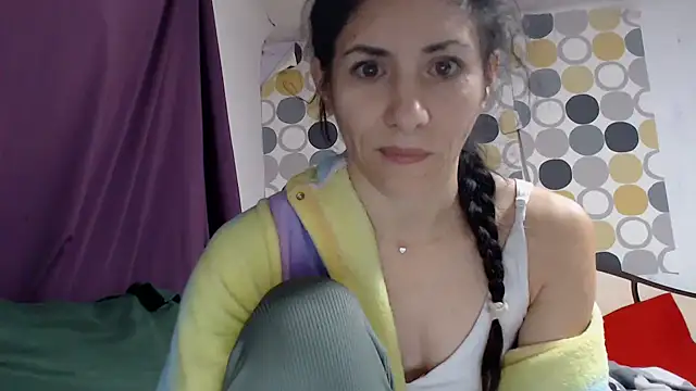 Snapshot of sexyevalove chatting on 12.21.25 sexyevalove online show from 12.21.25