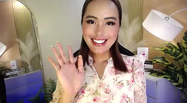 Snapshot of HeavenlyStar chatting on 02.25.25 HeavenlyStar online show from 02.25.25