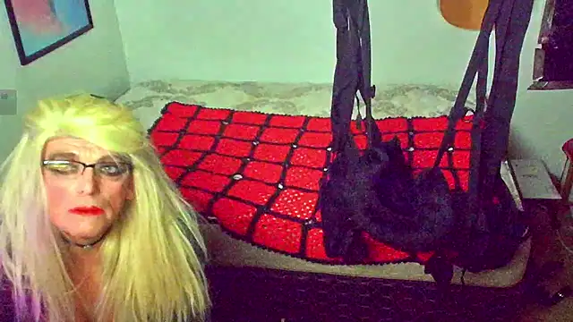 Snapshot of DoMeDoggyDiana chatting on 11.01.25 DoMeDoggyDiana online show from 11.01.25