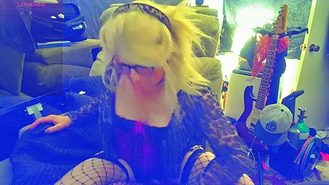 Snapshot of DoMeDoggyDiana chatting on 03.20.26 DoMeDoggyDiana online show from 03.20.26