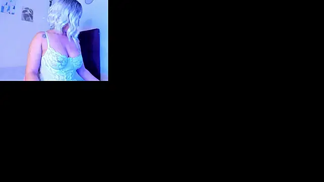Snapshot of Athompzon chatting on 10.01.25 Athompzon online show from 10.01.25
