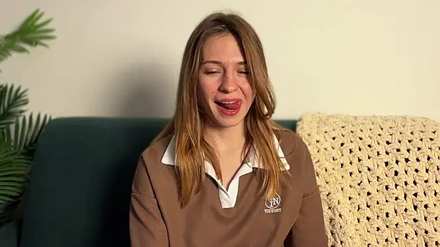 LovelyKatea online show from 04.18.26