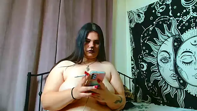 Thichslutxx online show from 10.30.25