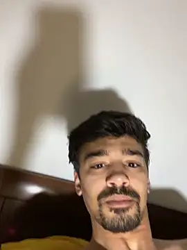 Snapshot of Hermanooooooo chatting on 05.12.26 Hermanooooooo online show from 05.12.26