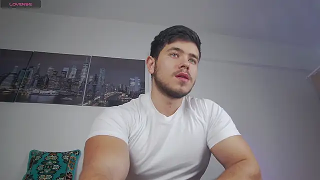 Arilas  online show from 11.21.25