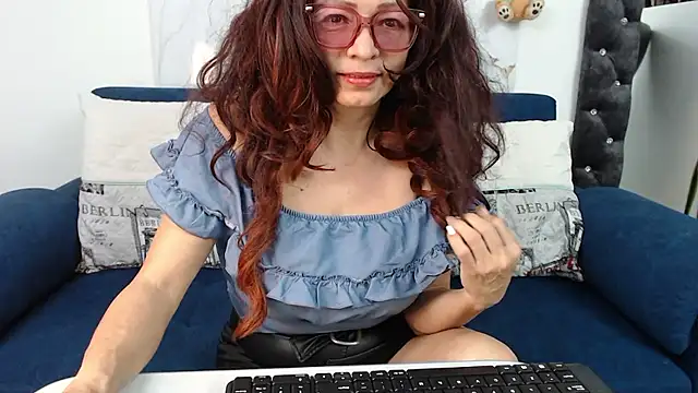 Snapshot of kimberlybirdx chatting on 09.20.25 kimberlybirdx online show from 09.20.25