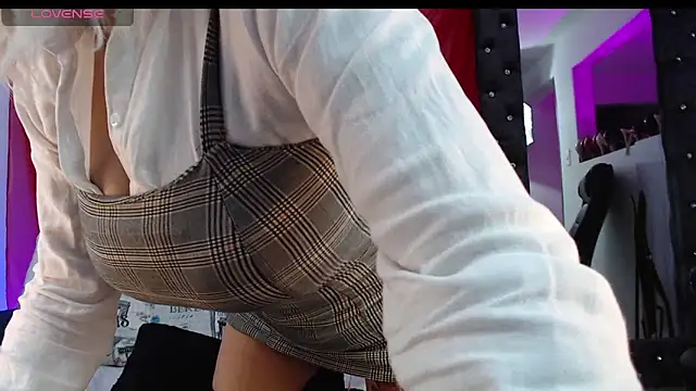 Snapshot of kimberlybirdx chatting on 11.09.25 kimberlybirdx online show from 11.09.25