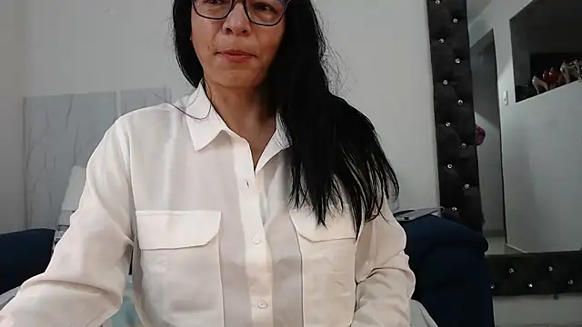 kimberlybirdx online show from 02.04.26