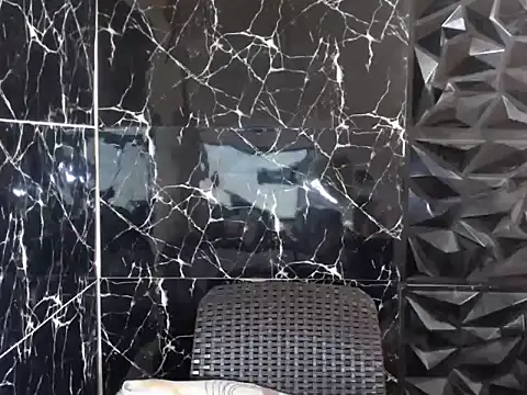 Snapshot of MissKeanna chatting on 12.17.24 MissKeanna online show from 12.17.24