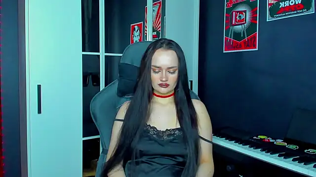 QueenAliss online show from 02.23.25