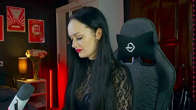 QueenAliss online show from 02.15.26