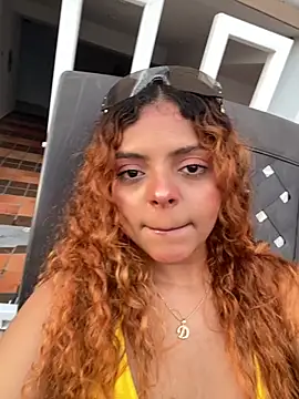 ValienteGirl  online show from 10.13.25