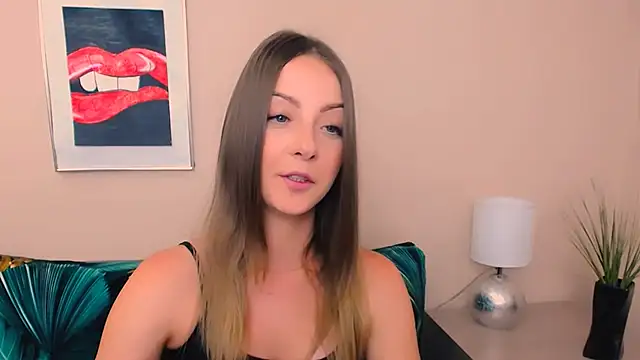 Snapshot of NatalieSexy chatting on 05.25.26 NatalieSexy online show from 05.25.26