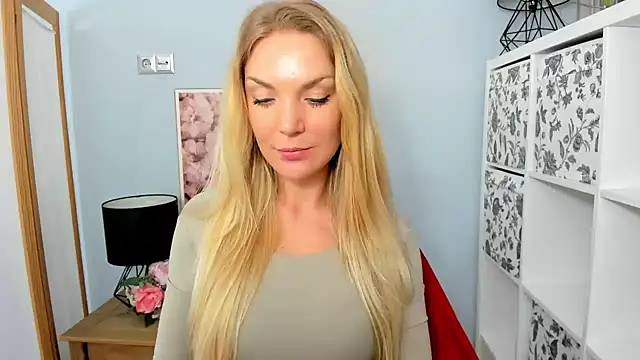 AulloraHoney online show from 01.27.25