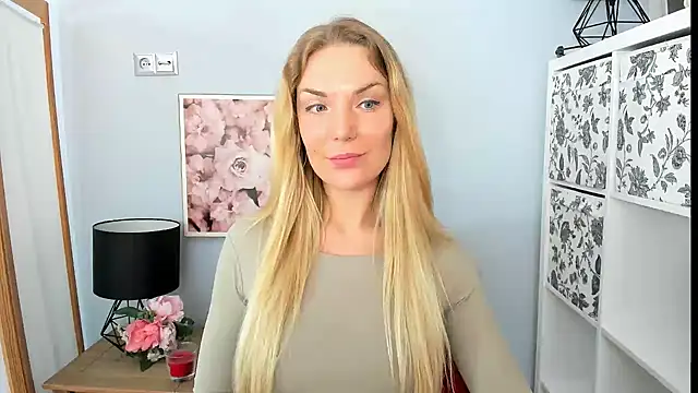 AulloraHoney online show from 02.23.25