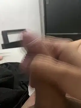 Snapshot of dustbor chatting on 01.22.25 dustbor online show from 01.22.25