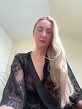 CutieEmy online show from 04.16.26