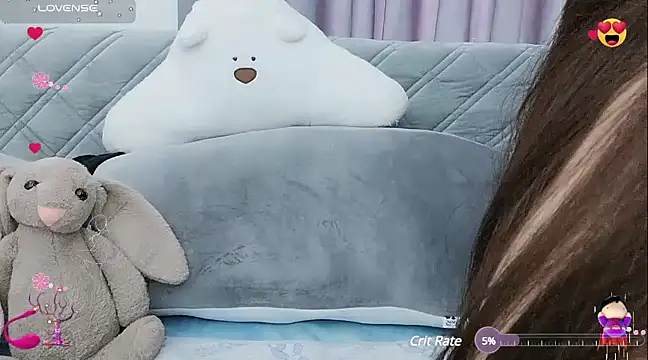 Snapshot of pelue chatting on 03.03.25 pelue online show from 03.03.25