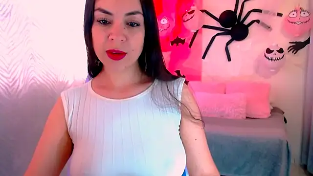 Snapshot of LATINGODDESS_X chatting on 10.06.25 LATINGODDESS X online show from 10.06.25