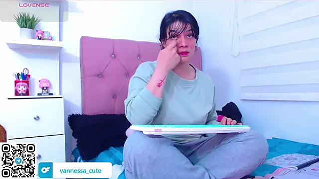 Vannessa  Shy online show from 09.21.25