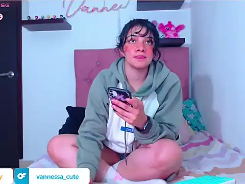 Vannessa  Shy online show from 10.28.25