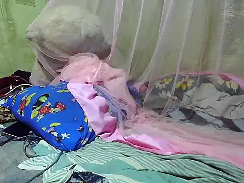 Snapshot of Alora-shine chatting on 03.01.25 Alora-shine online show from 03.01.25