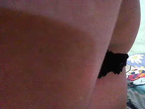 Snapshot of Alora-shine chatting on 03.22.25 Alora-shine online show from 03.22.25