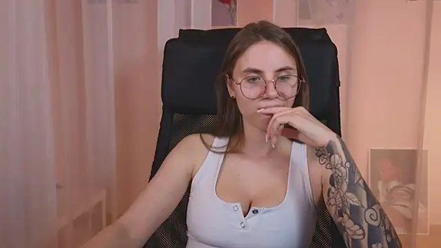  AnnaStark  online show from 12.25.24