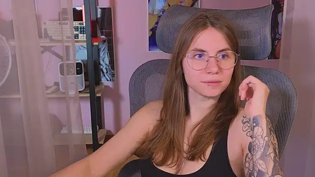 Snapshot of _AnnaStark_ chatting on 05.16.26 AnnaStark online show from 05.16.26