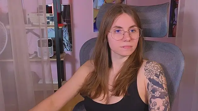 Snapshot of _AnnaStark_ chatting on 05.16.26 AnnaStark online show from 05.16.26