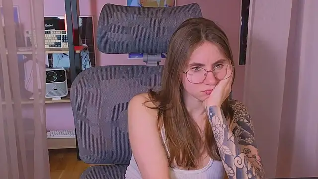 Snapshot of _AnnaStark_ chatting on 05.17.26 AnnaStark online show from 05.17.26