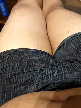 Snapshot of Wildguycums chatting on 10.11.25 Wildguycums online show from 10.11.25